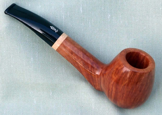 Savinelli’s “Briar Line” a new series of superior quality briar ‘free hand’ pipes